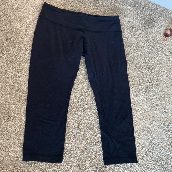 Lululemon wonder under crop - Picture 1 of 2